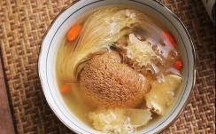 猴头菇霸王花龙骨汤的做法