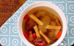 红参炖老母鸡汤的做法