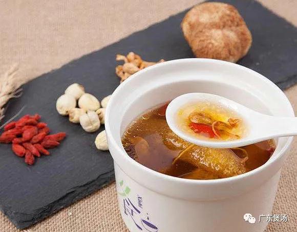 猴头菇虫草花排骨汤的做法