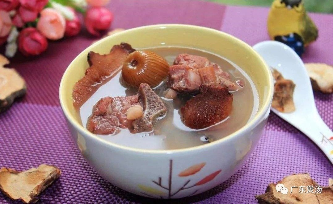 土茯苓排骨汤的做法