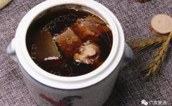 生地土茯苓鸡汤的做法