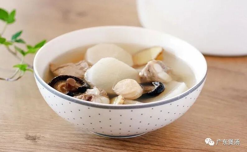冬菇干贝排骨汤的做法