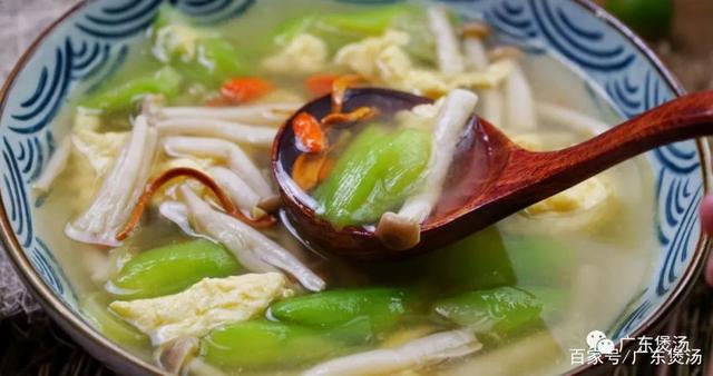 丝瓜菌菇鸡蛋汤的做法