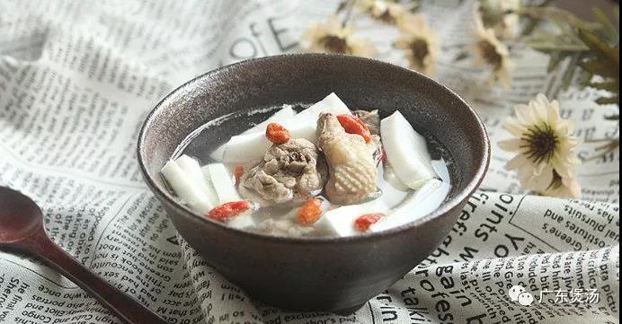 椰子煲鸡汤