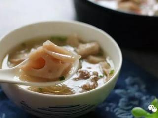 莲藕排骨汤的做法