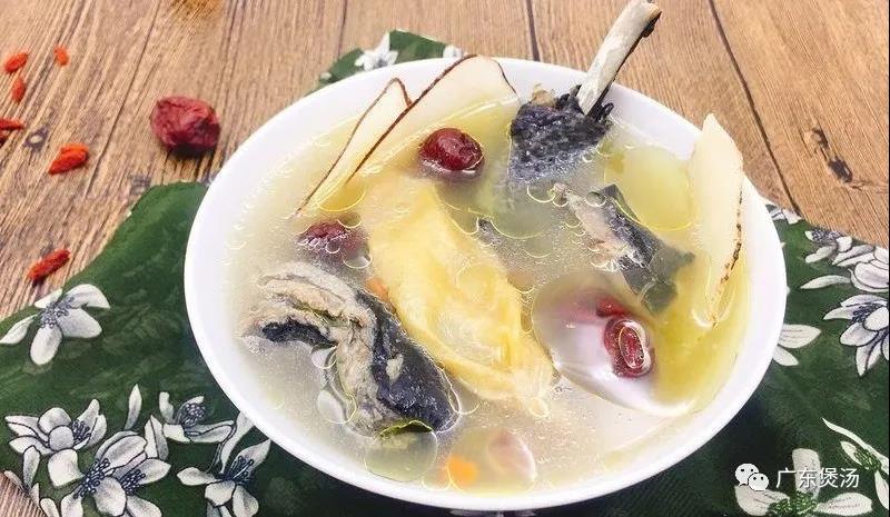 花胶（鱼胶）乌鸡汤的做法