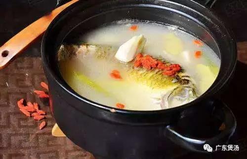 鲜淮山鲫鱼汤的做法