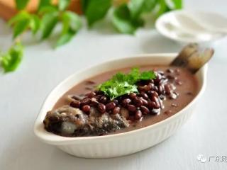 红腰豆鲫鱼汤