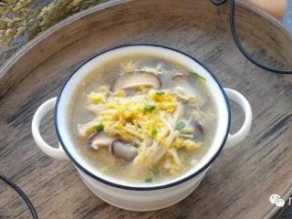 菌菇汤鸡蛋汤