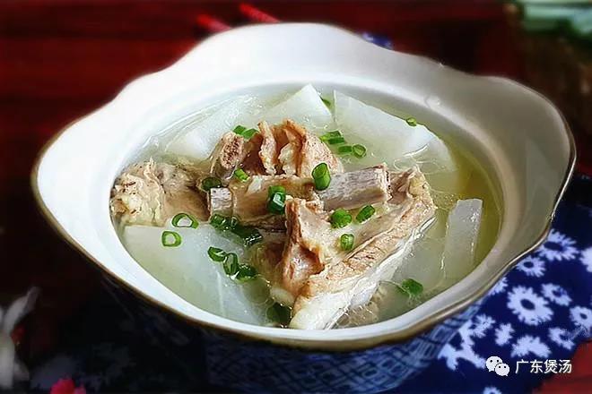 萝卜羊排汤的做法