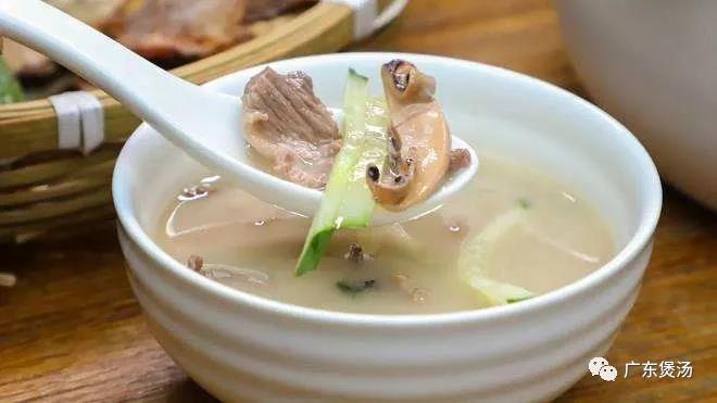 墨鱼干瘦肉煲汤做法