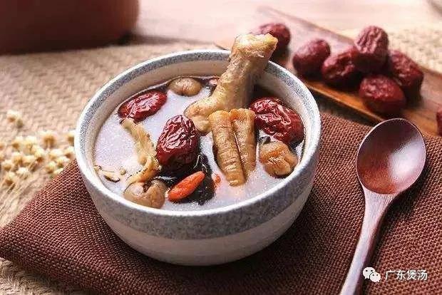 黄芪党参炖鸡汤
