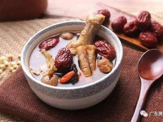 黄芪党参炖鸡汤